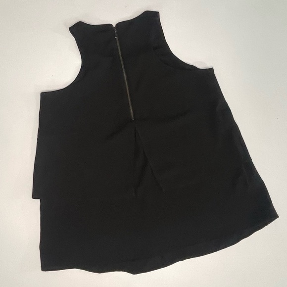 BANANA REPUBLIC BUNDLE OF 2 SLEEVELESS TOPS WITH CURVED HEM SIZE XS - Picture 3 of 9